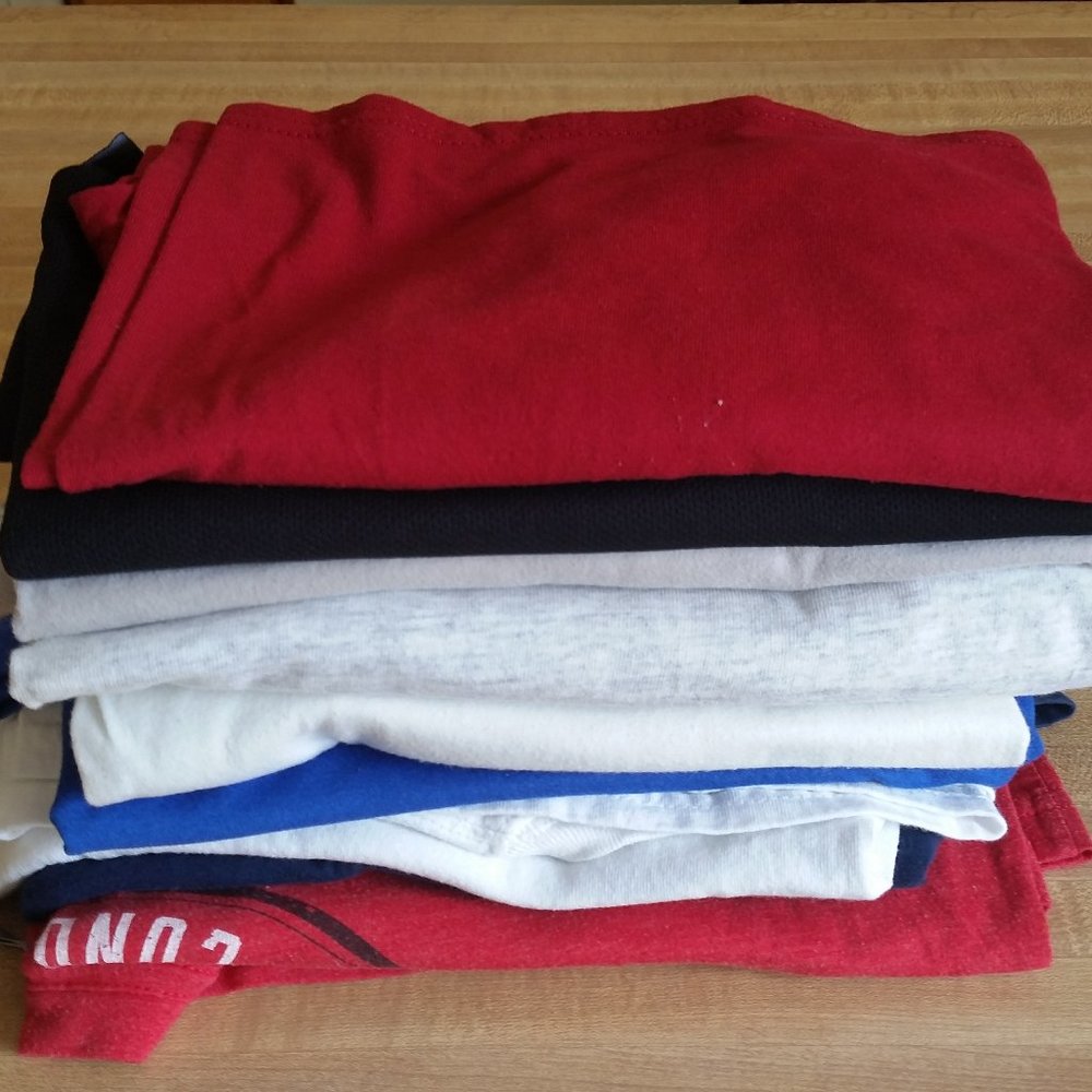 Lot #3 - 9 Short-Sleeved Tee Shirts - Size Large